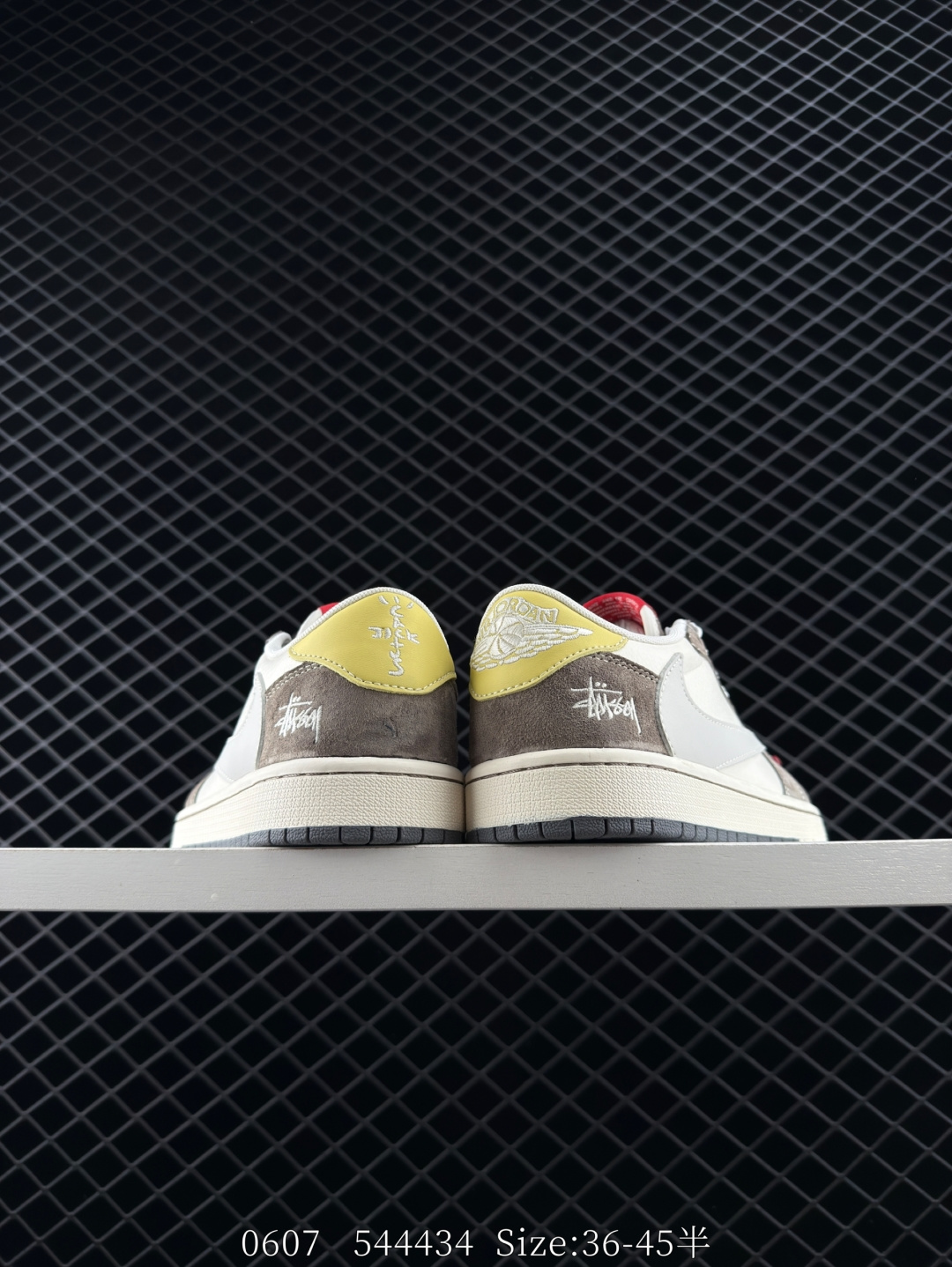 Travis Scott x Air Jordan 1 ” Reverse Mocha “